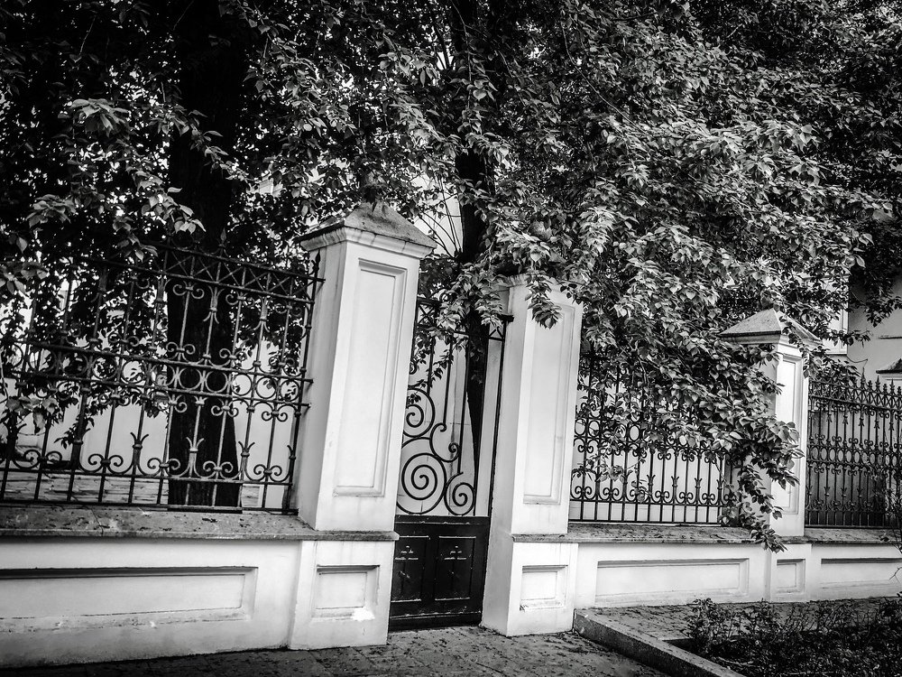 Город