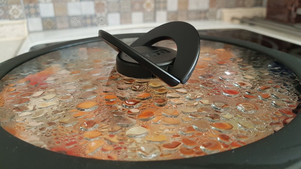 Шкворчит, глаз радует