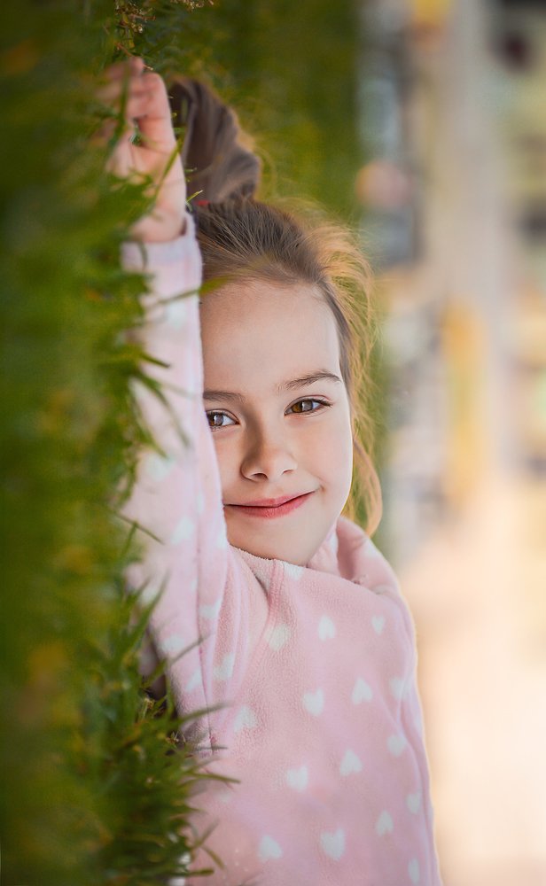 На зеленом ковре