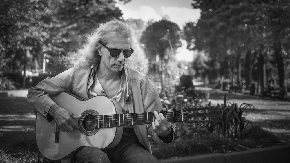 Уличный музыкант