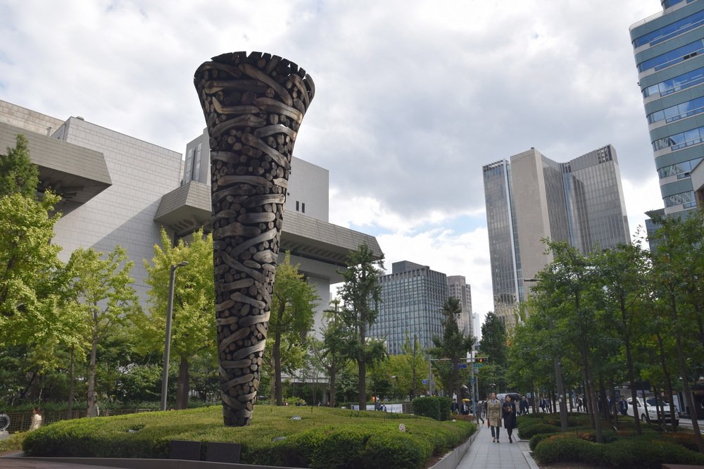 Скульптура-структура.