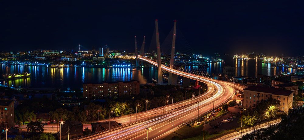 Night Vladivostok.