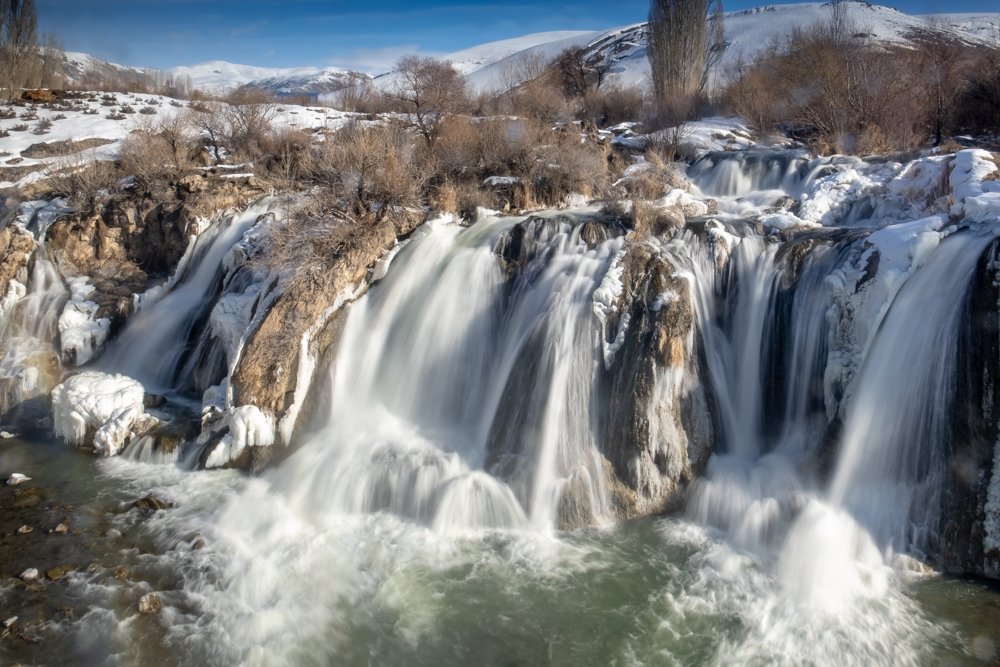 Muradiye waterfall