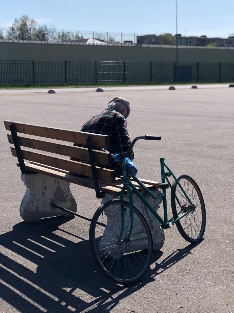 Устал ехать без педалей и седла