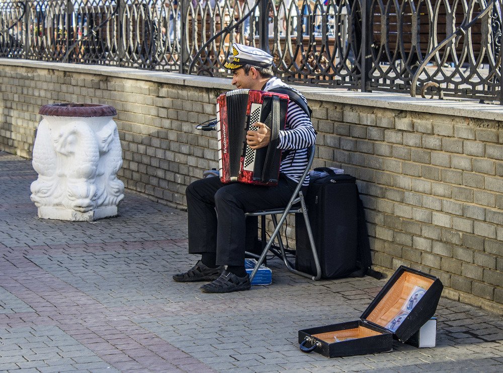 Ты  морячка, я моряк...