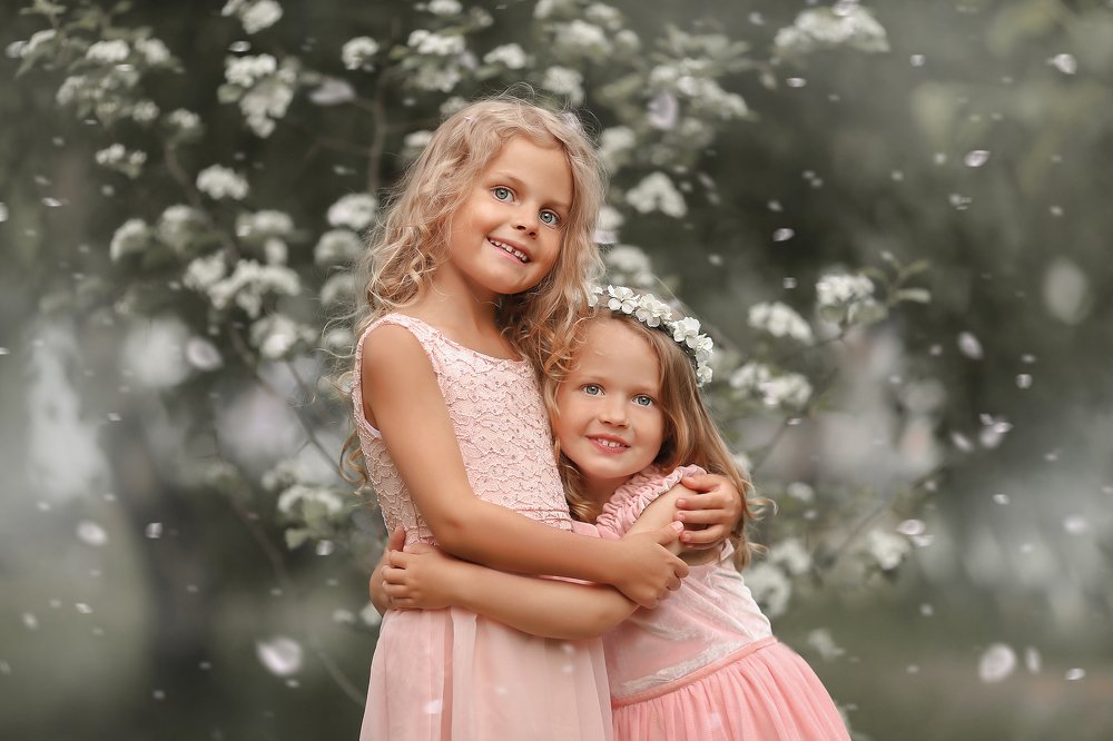 Арина и Мира