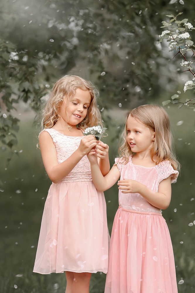 Арина и Мира