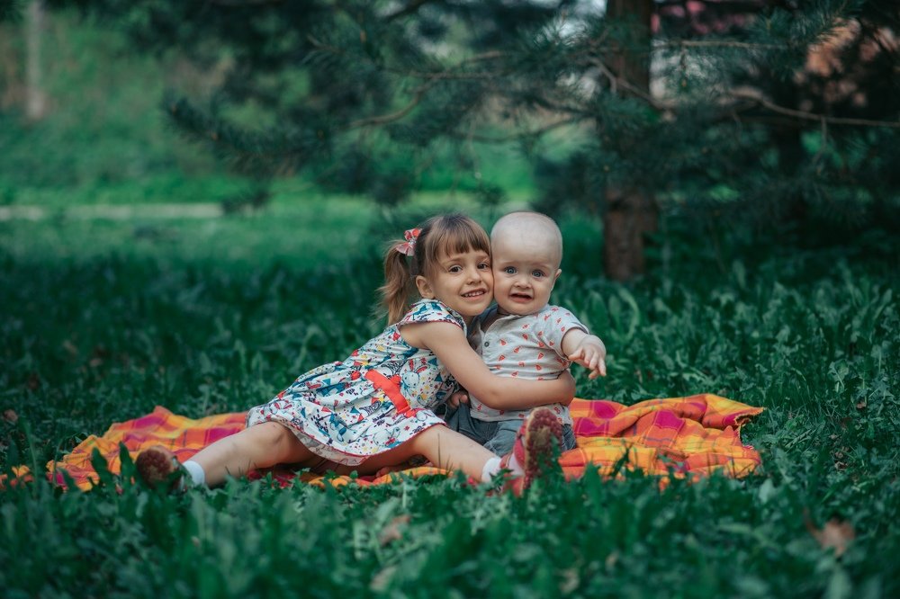 Брат и сестра