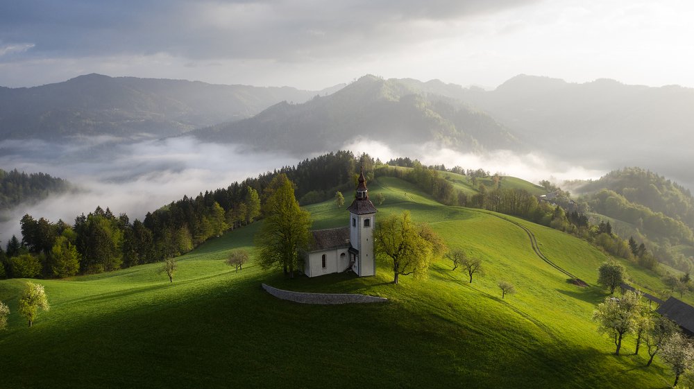 St.Thomas church in the morning