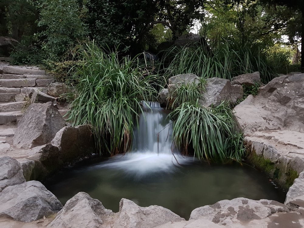 Водопад в Воронцовском парке