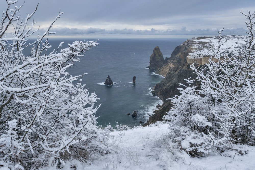 В белой рамке
