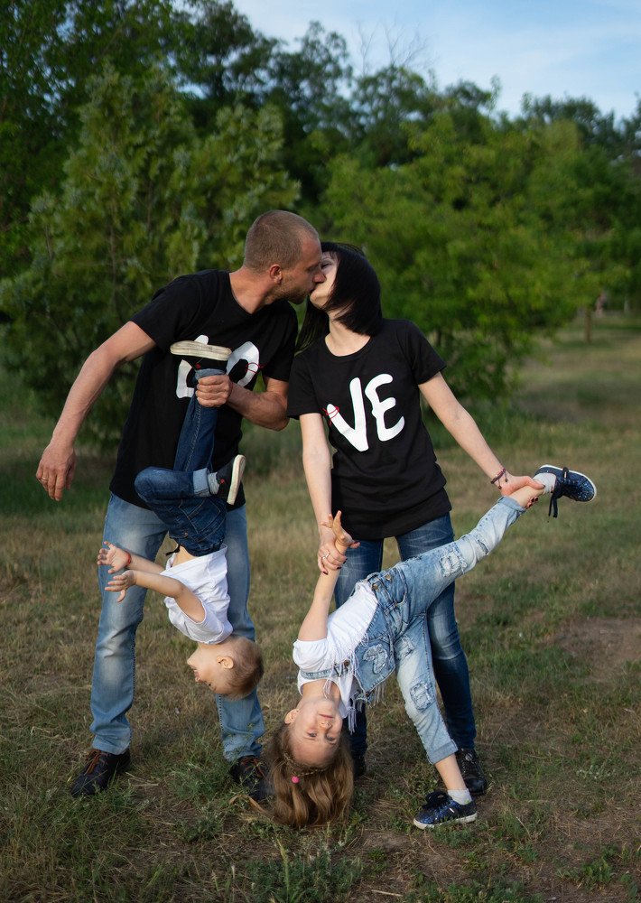 Веселая  семья