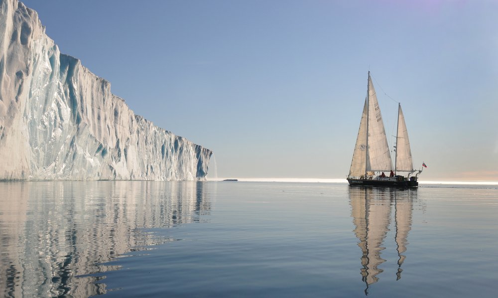 Белеет парус одинокий