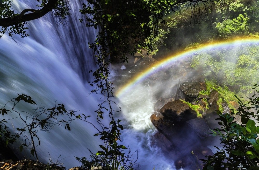 rainbow water stone and moss  - cópia