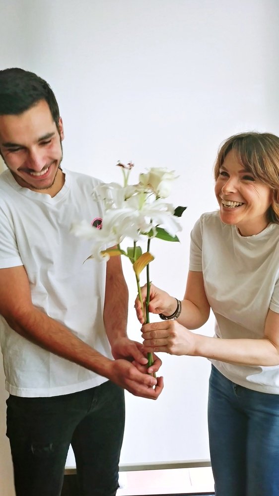 Risas entre hermanos