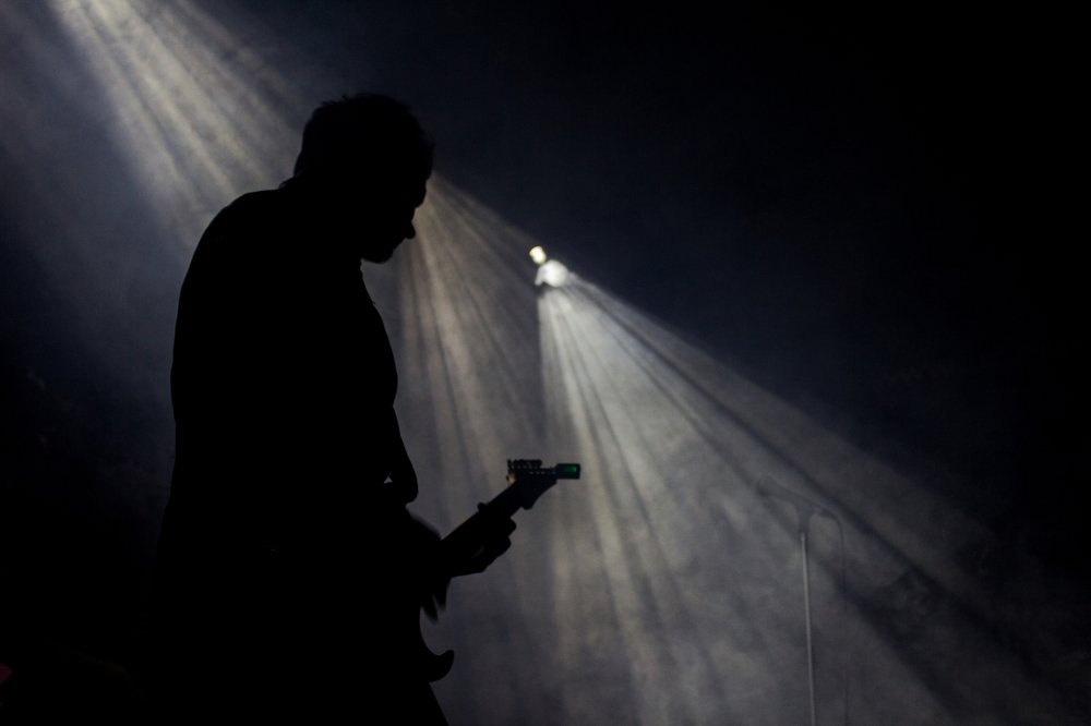 В сумраке сцены