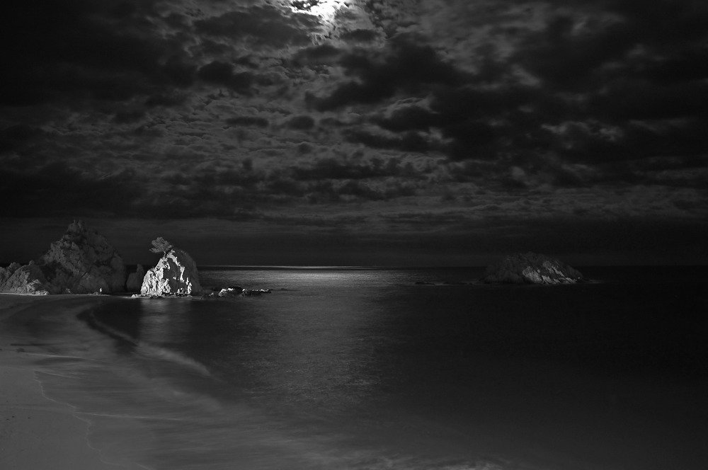 Морской пейзаж в полнолуние