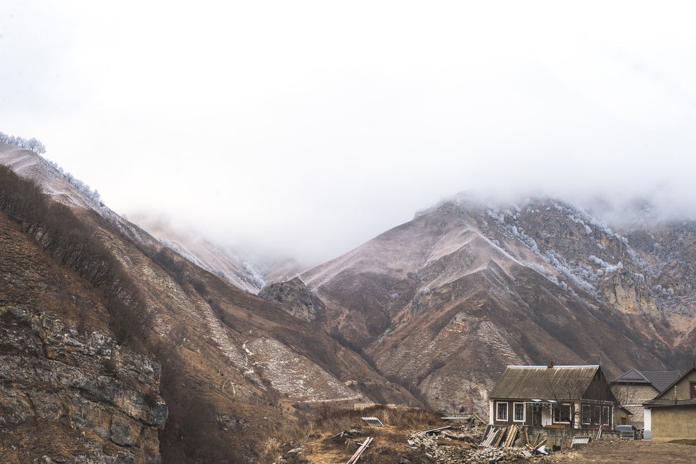 Одинокий дом в горах