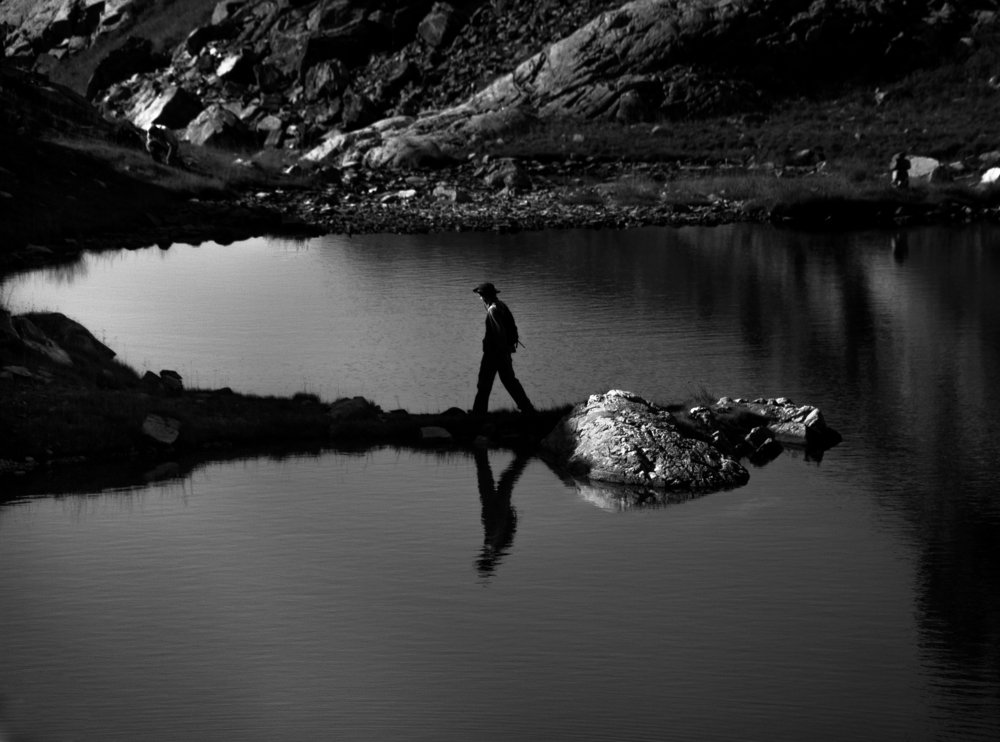 Идущий по  воде