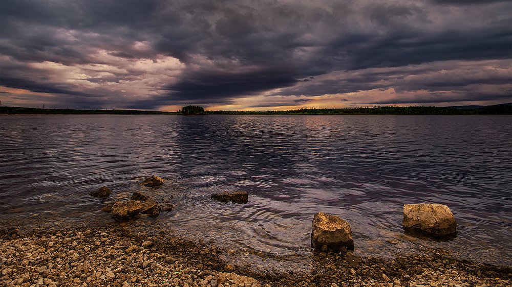 Классический пейзаж с валунами