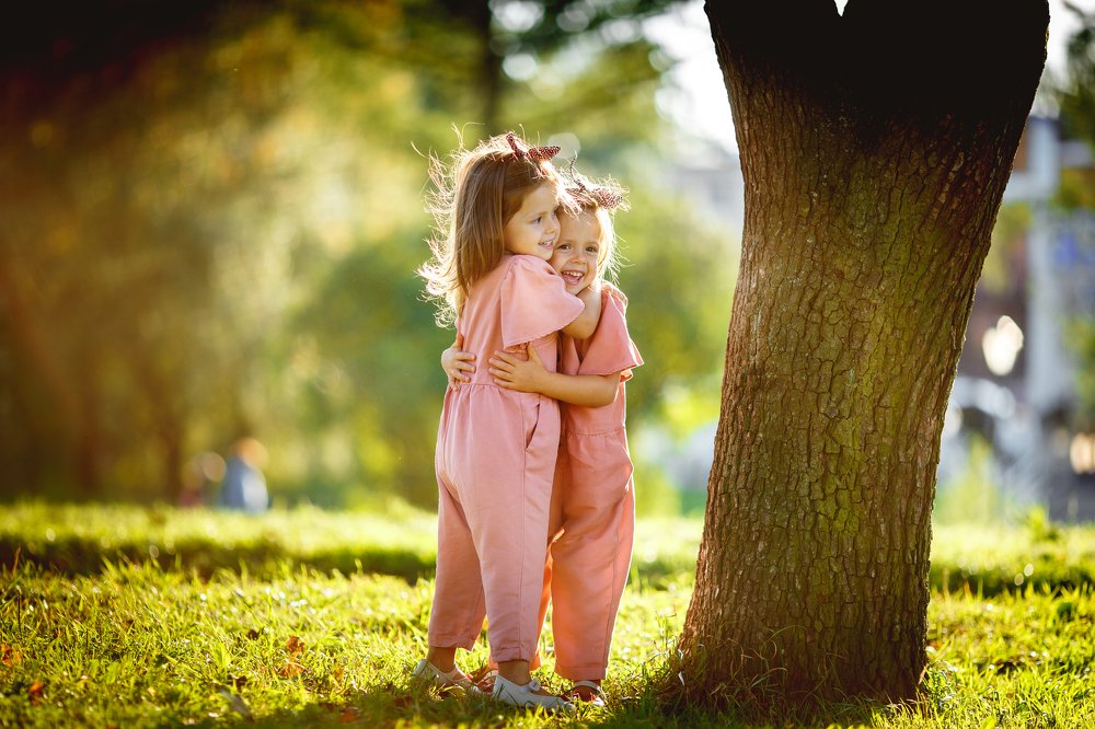 Веселые Близняшки