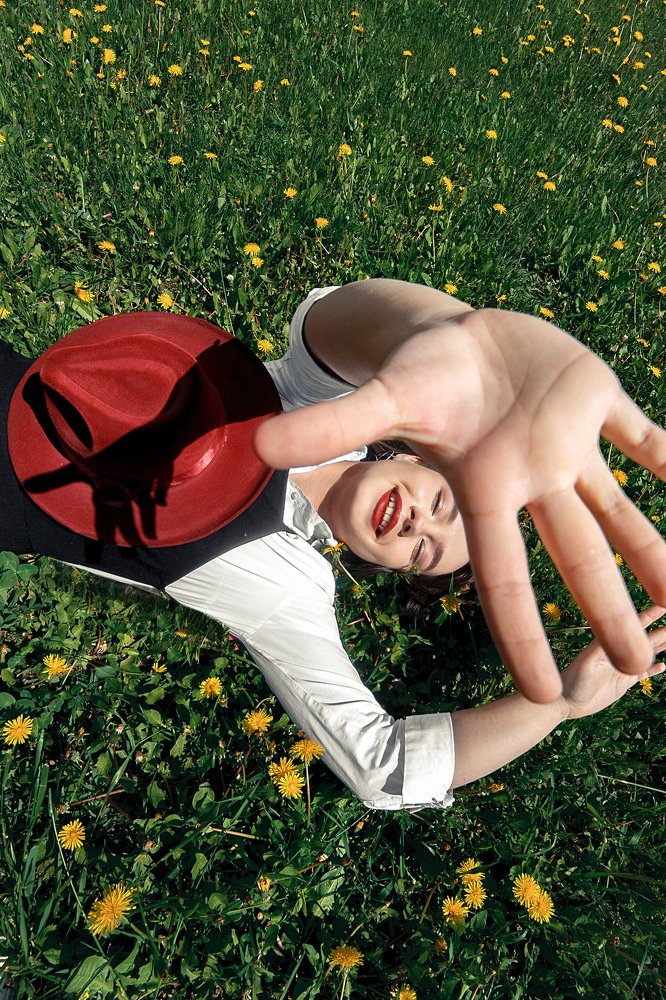 В одуванчиках