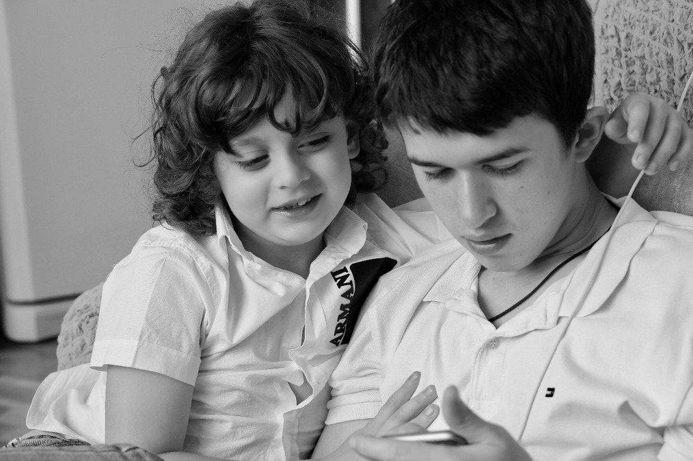 Старшиймладший