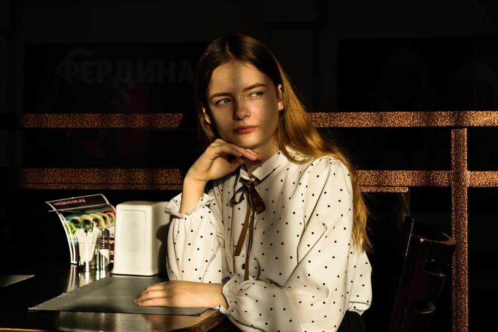 girl in a cafe