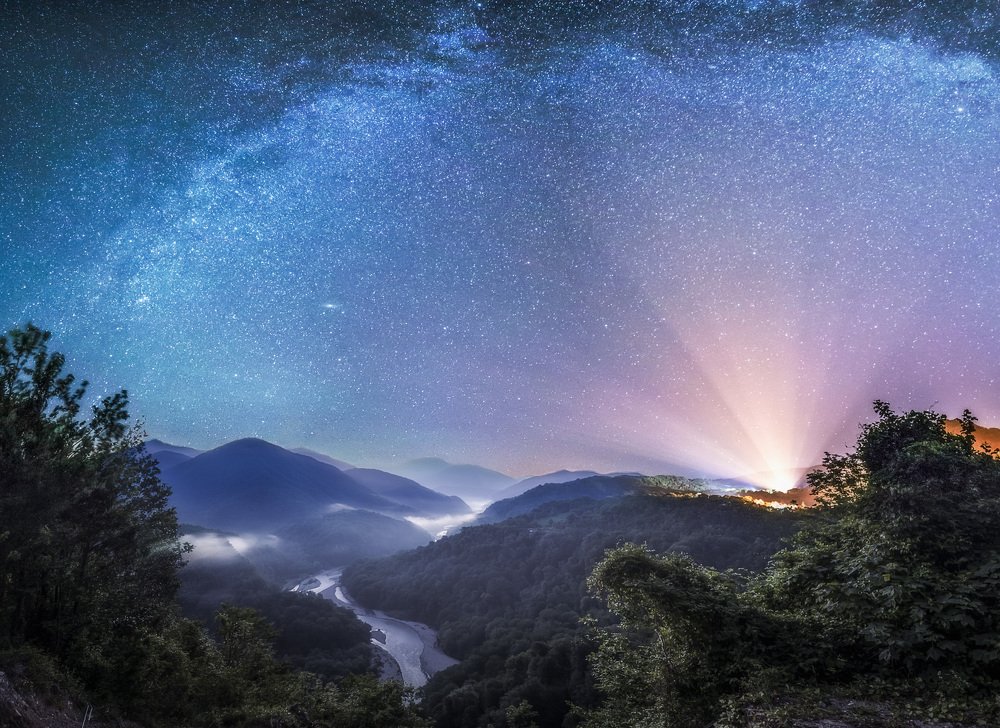 Ночь над ущельем