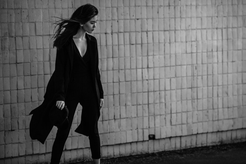 Девушка, поймавшая ветер