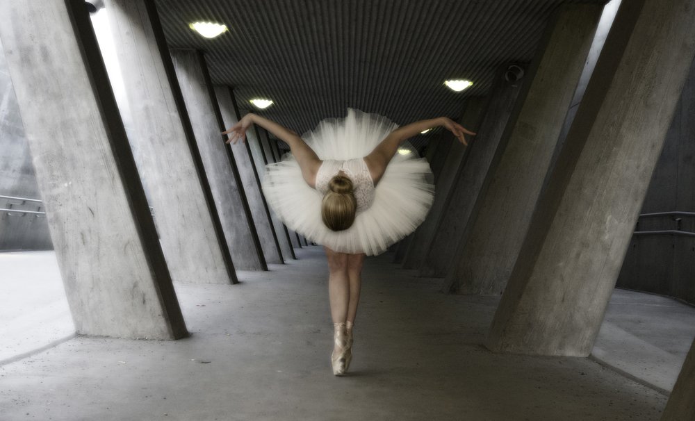 Ballerina at the tube station