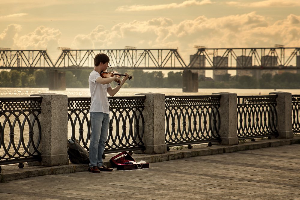Уличный музыкант