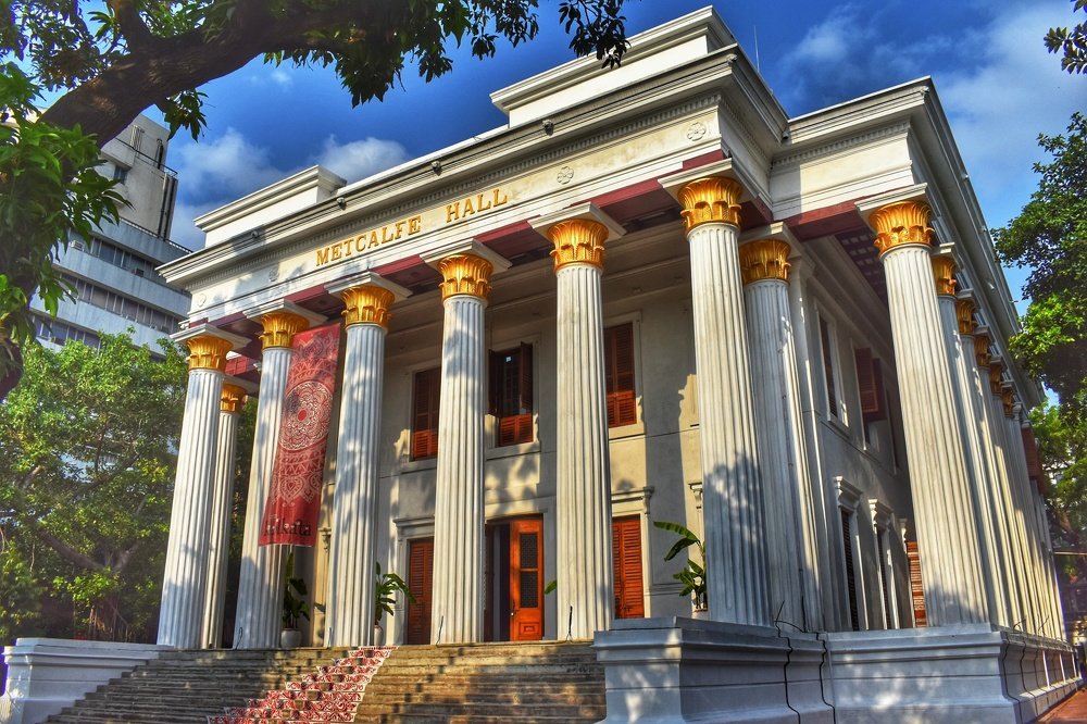 SYMBOL OF BRITISH ARCHITECTURE