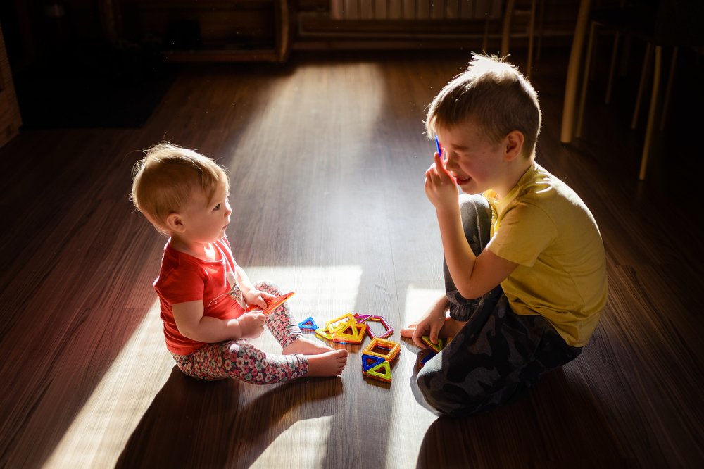 Старший брат всему научит