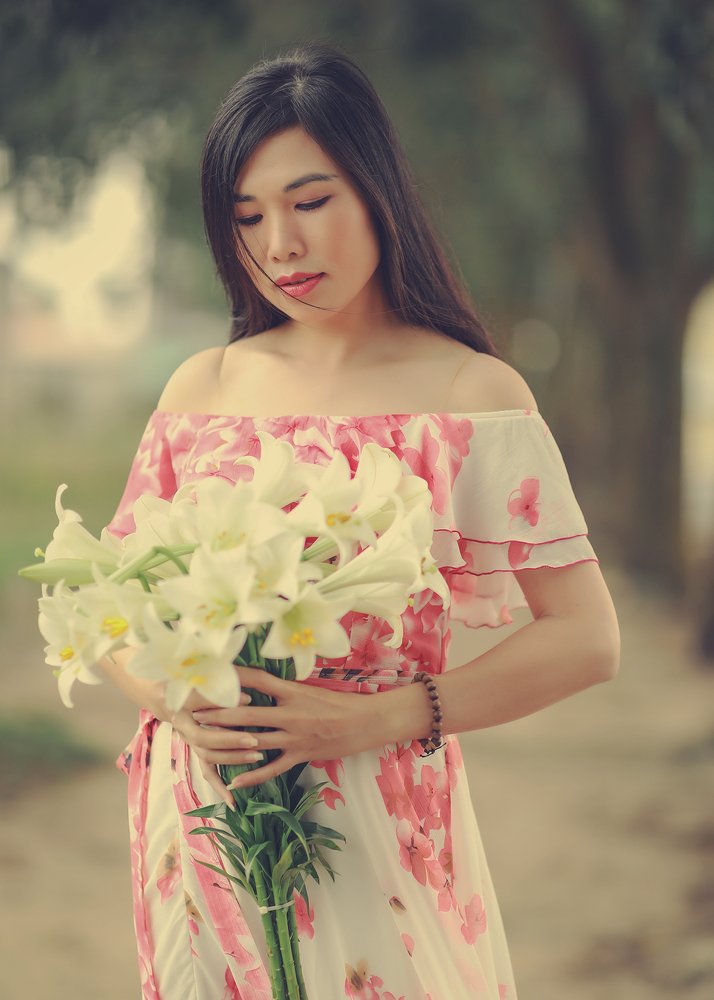 Bách hợp tháng 4