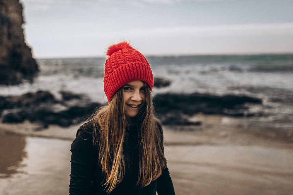 The red hat and the cold winter sea