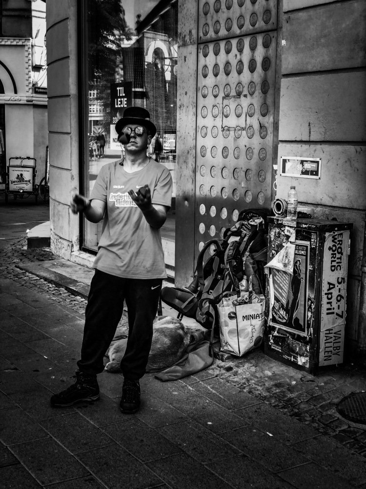 The Street performer