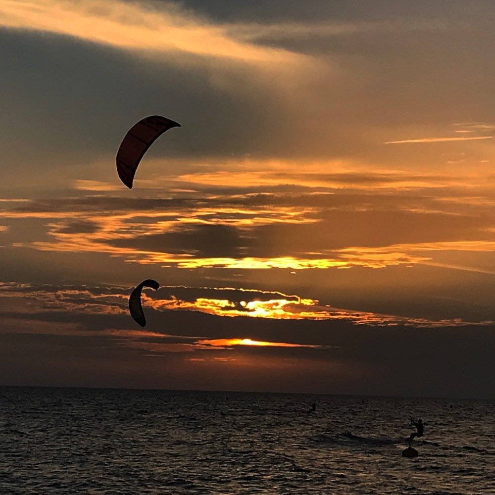 Surfing to the horizon
