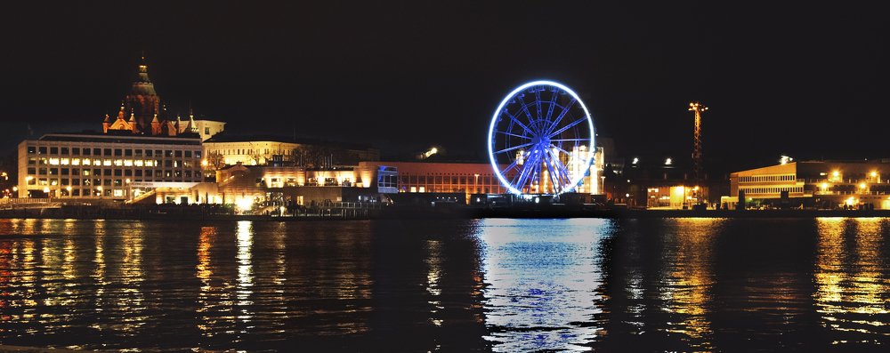 Skywheel at night
