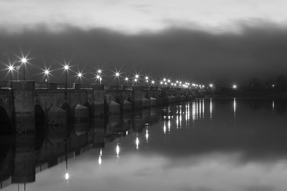 St Vic Bark Bridge B&W