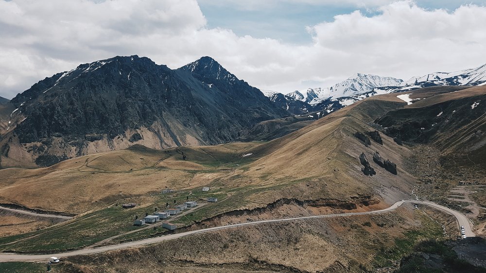 "Престолы природы, с которых как дым улетают громовые тучи"