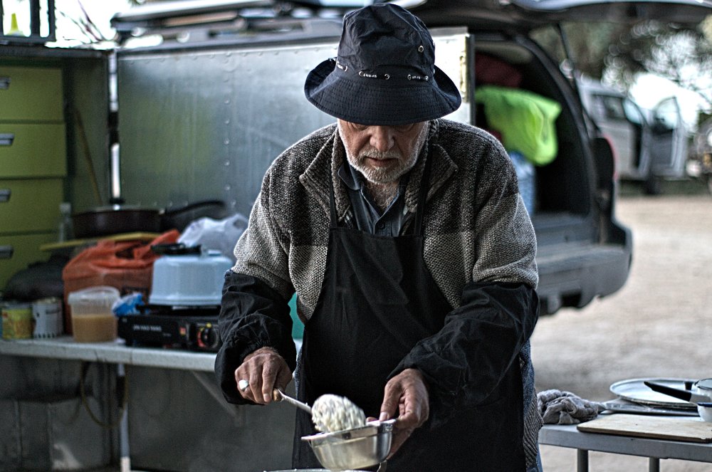 Cook in the desert. 5 Am