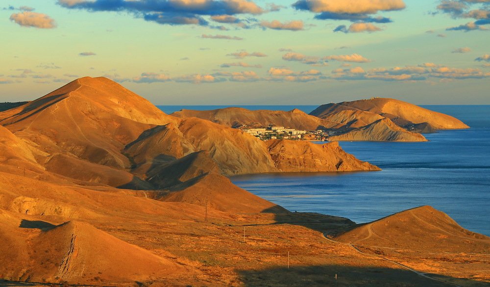 Закрытый киммерийскими холмами.