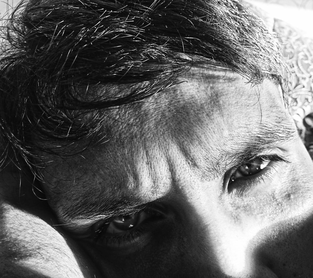 почему он...?