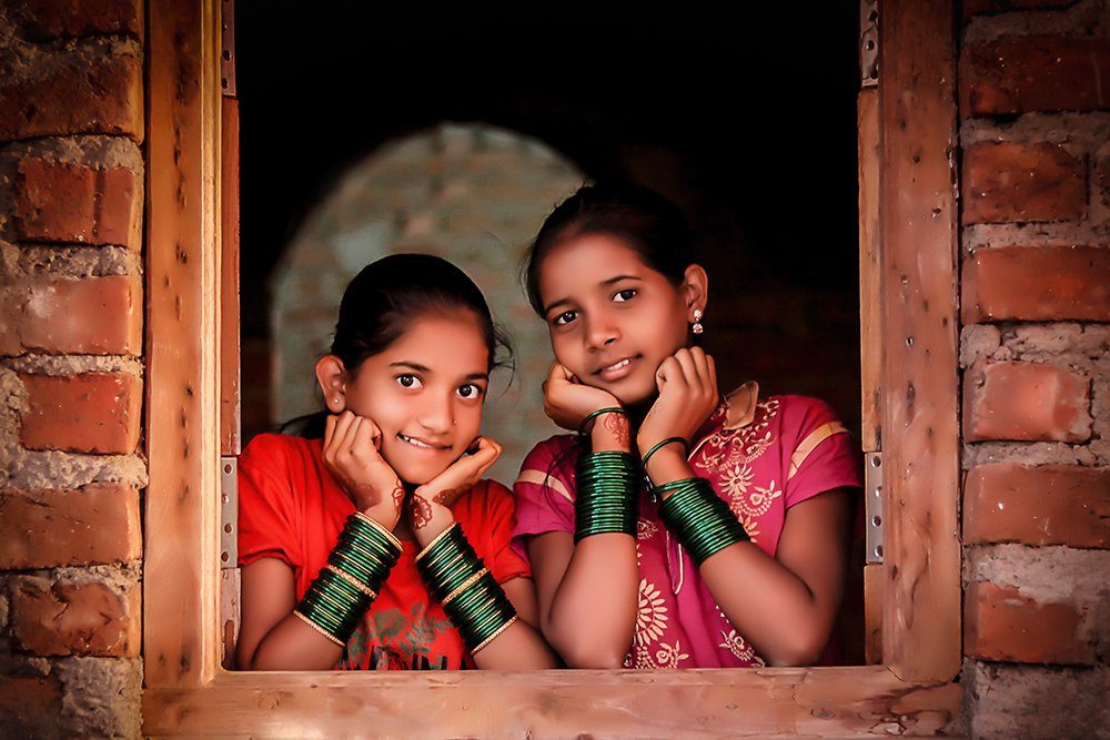 Sisters with Natural light Portrait
