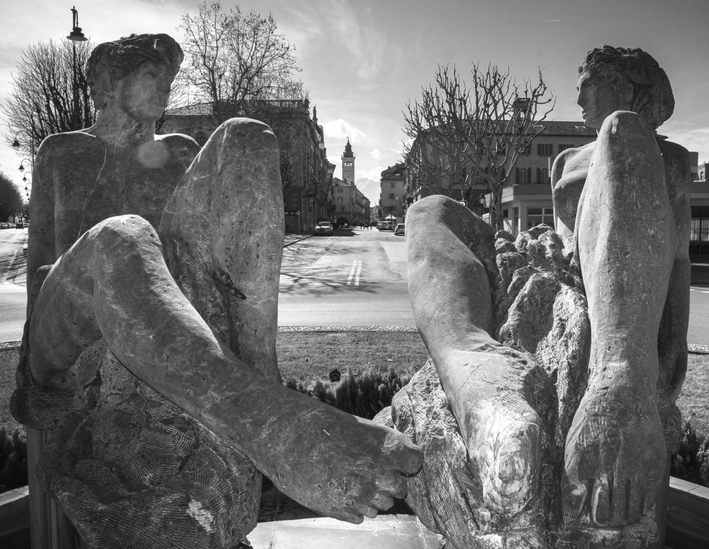 Beginning and end of a city