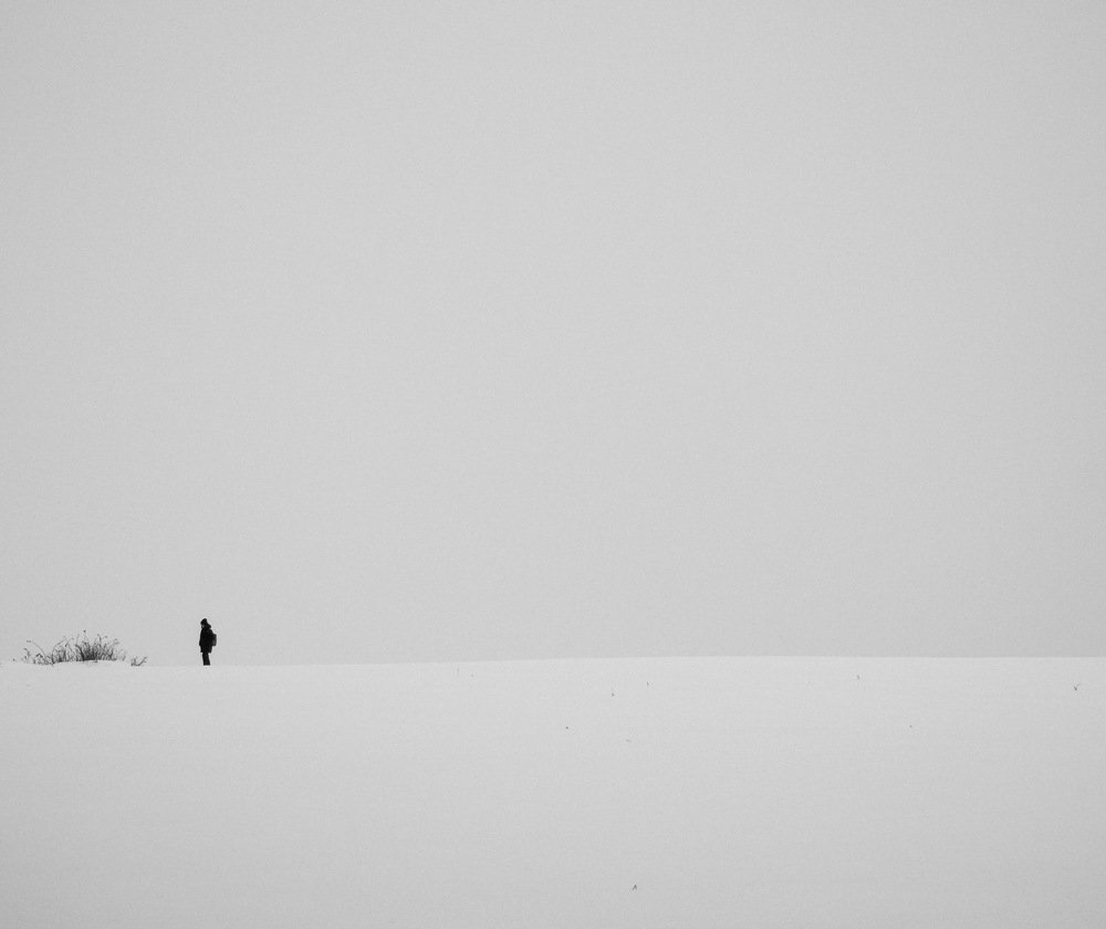 В снежной пустыне, на пути в школу