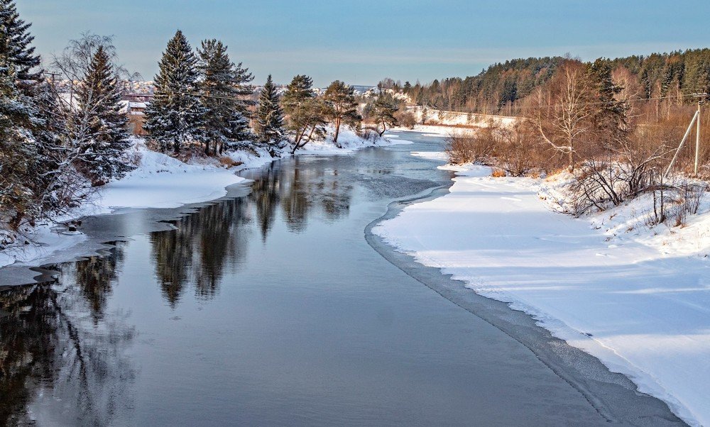 Теплая река