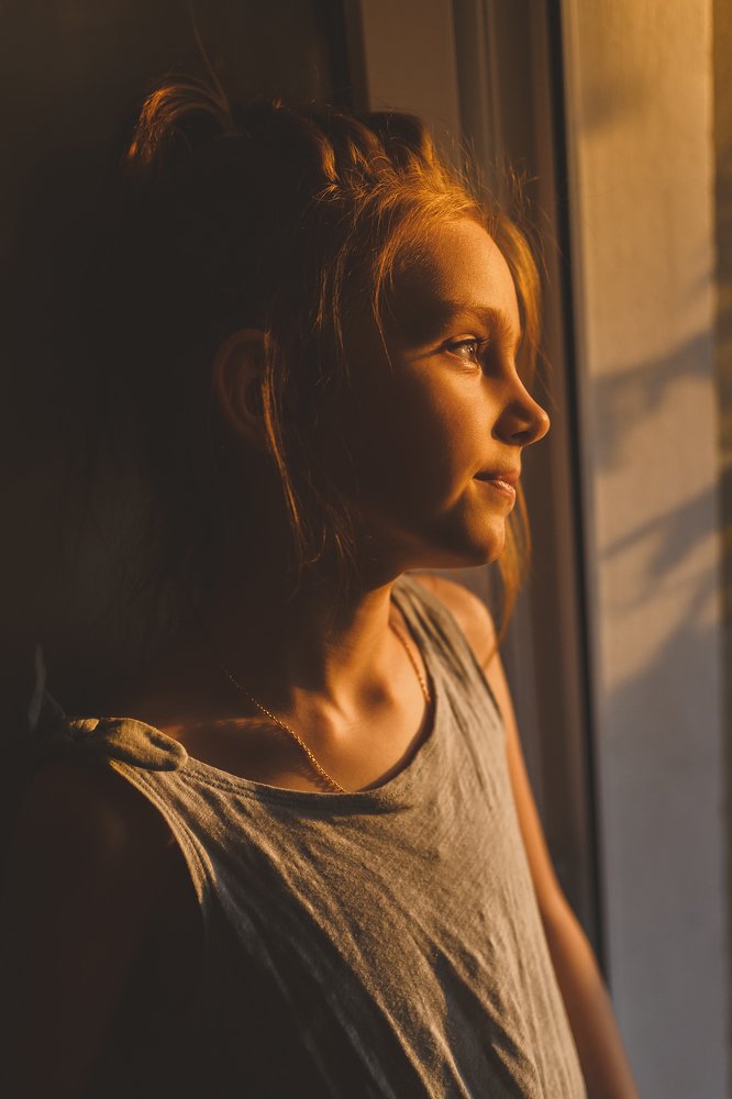 Маргарита в золотистом свете заката