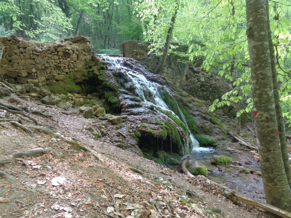 Водопад на Юсуповском озере